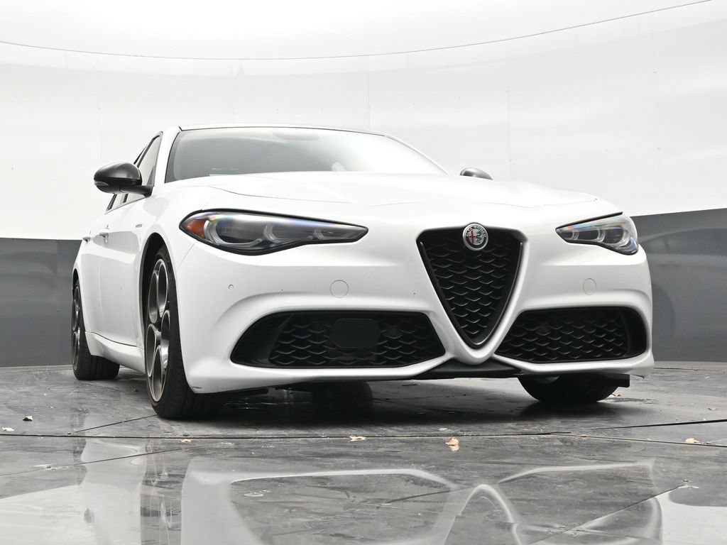 Used 2024 Alfa Romeo Giulia Veloce RWD image 26