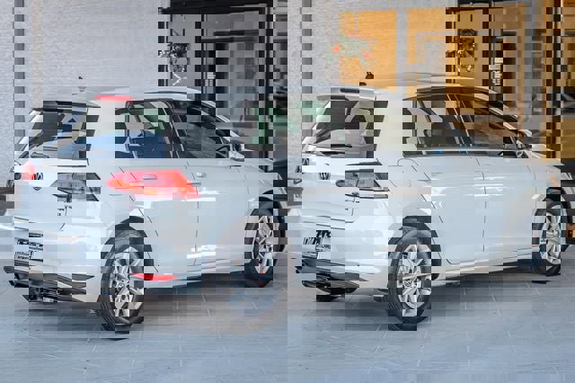 Used 2016 Volkswagen Golf S image 8