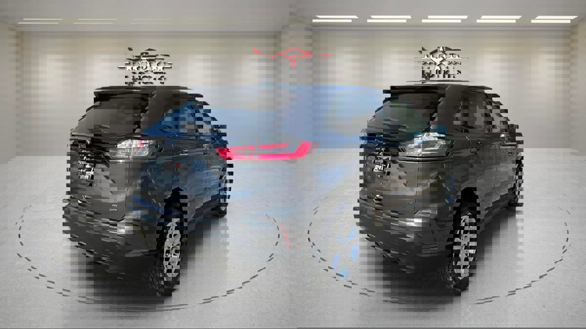 Used 2021 Ford Edge SE w/ Cargo Accessory Package image 5