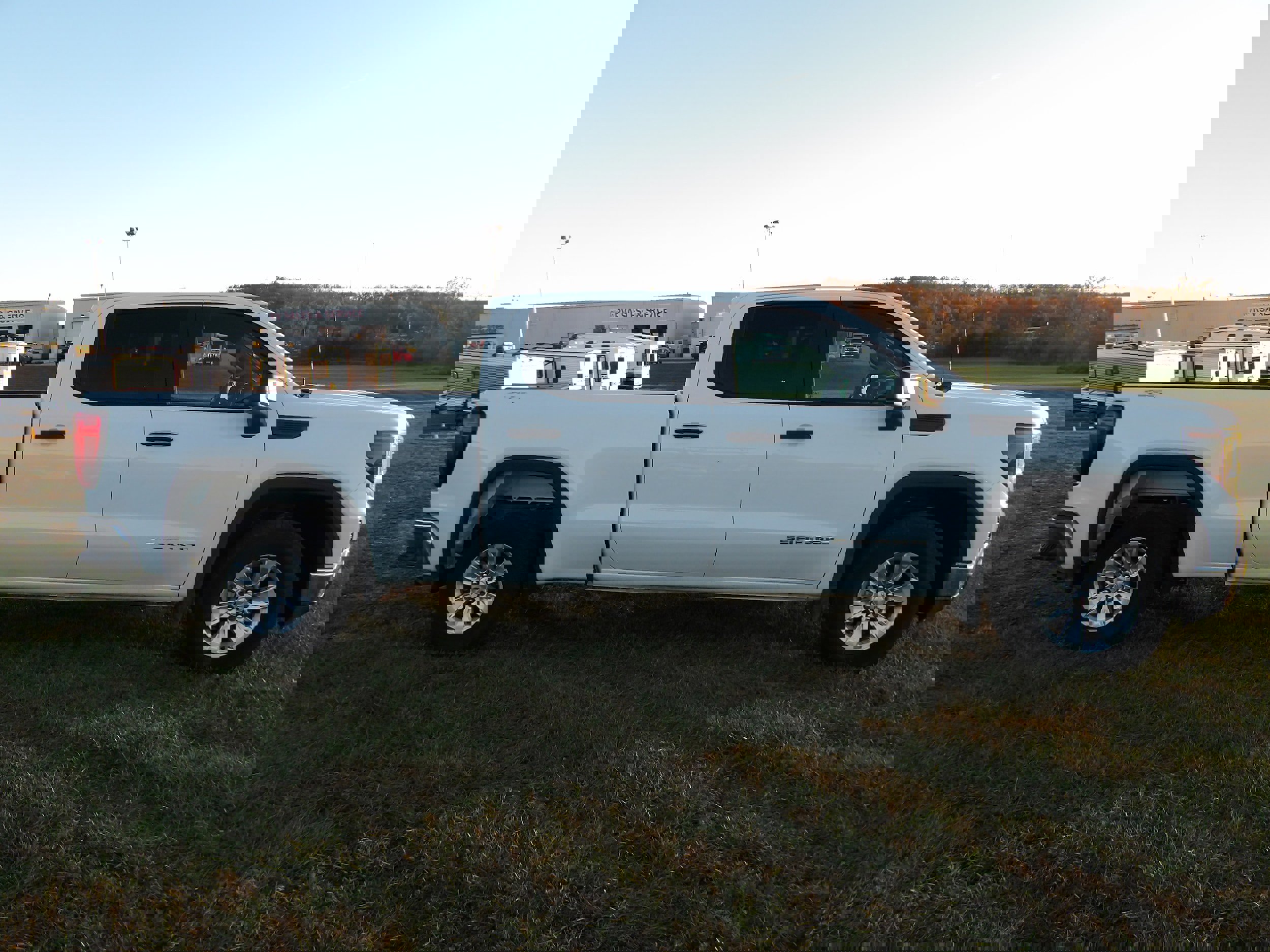 Used 2025 GMC Sierra 1500 Pro w/ Pro Value Package image 5