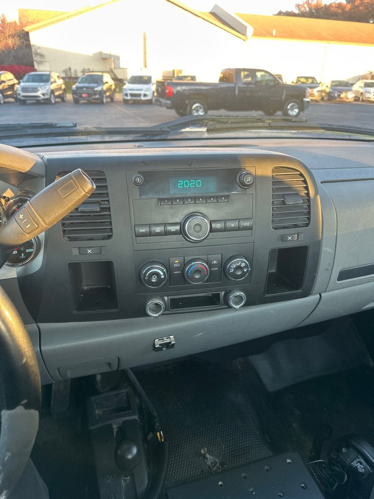 Used 2010 GMC Sierra 3500 W/T image 12