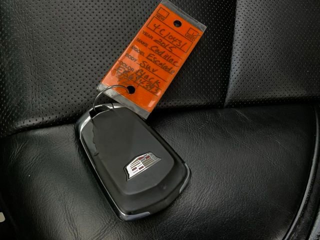 Used 2015 Cadillac Escalade Premium image 40