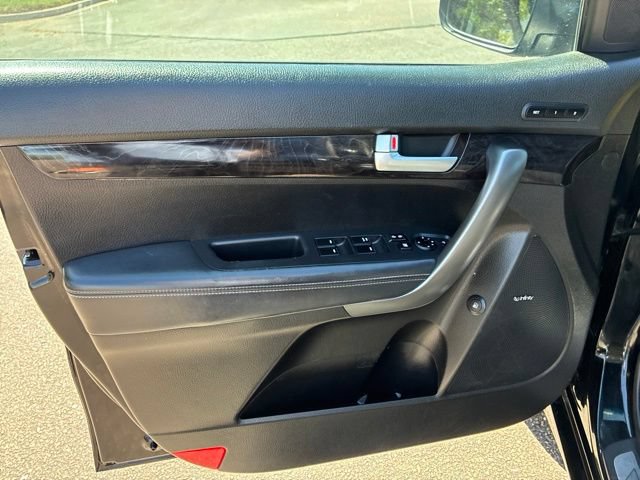 Used 2014 Kia Sorento SX w/ 3rd Row Package AWD/4WD image 13