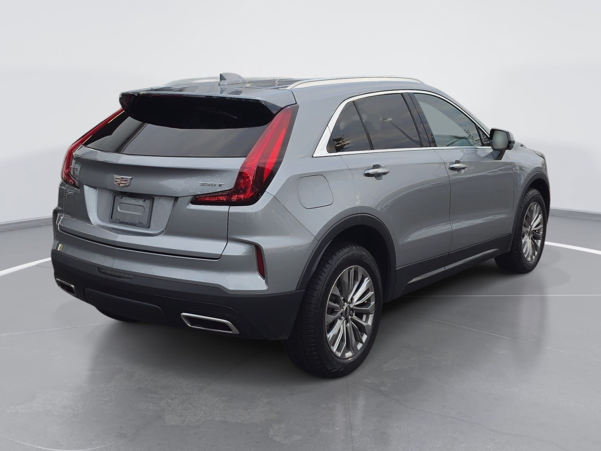 Used 2025 Cadillac XT4 Premium Luxury FWD image 3