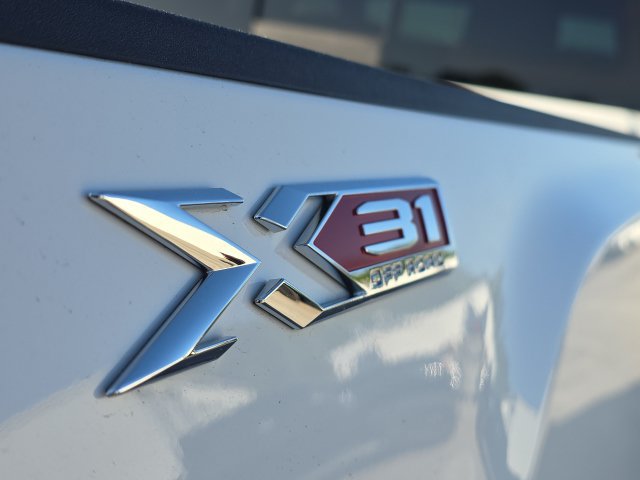 Used 2025 GMC Sierra 2500 SLT w/ SLT Premium Package AWD/4WD image 10