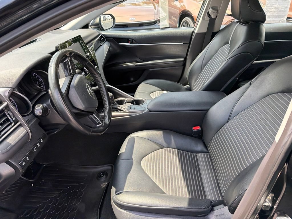 Used 2024 Toyota Camry SE w/ Cold Weather Package FWD image 18