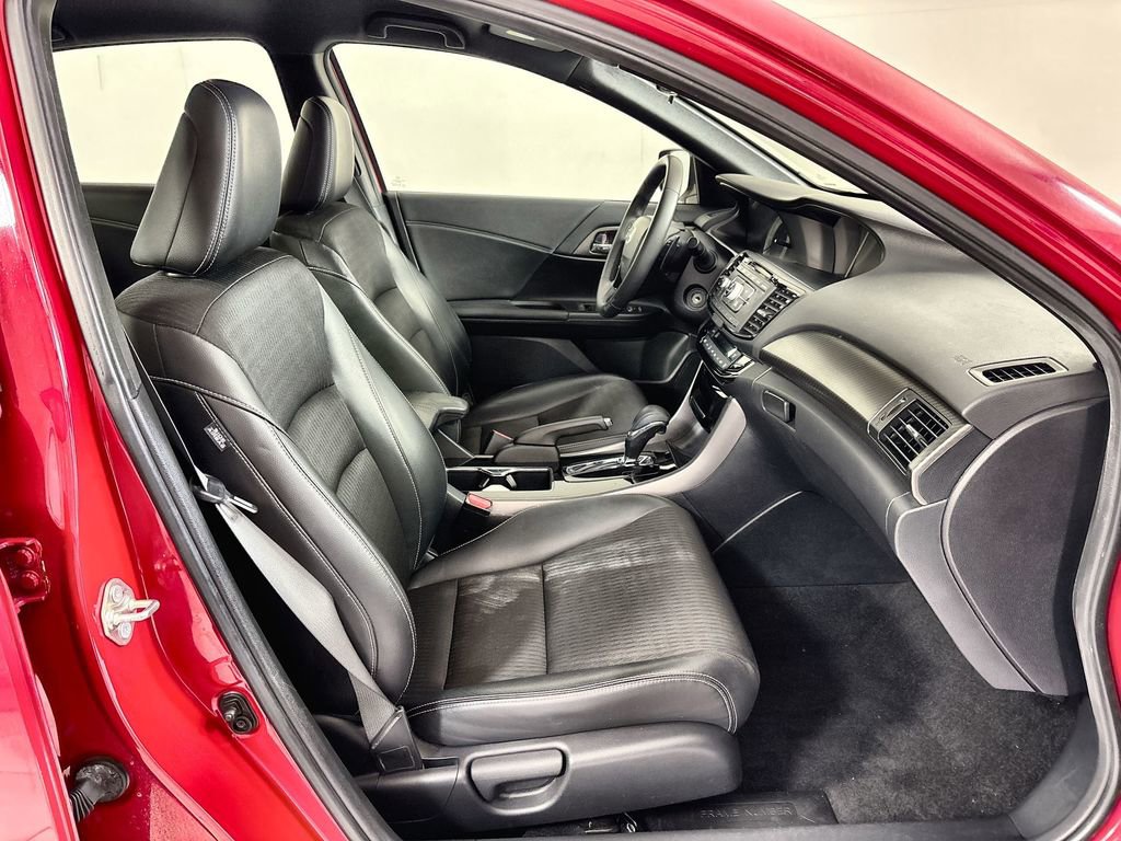 Used 2016 Honda Accord Sport image 24