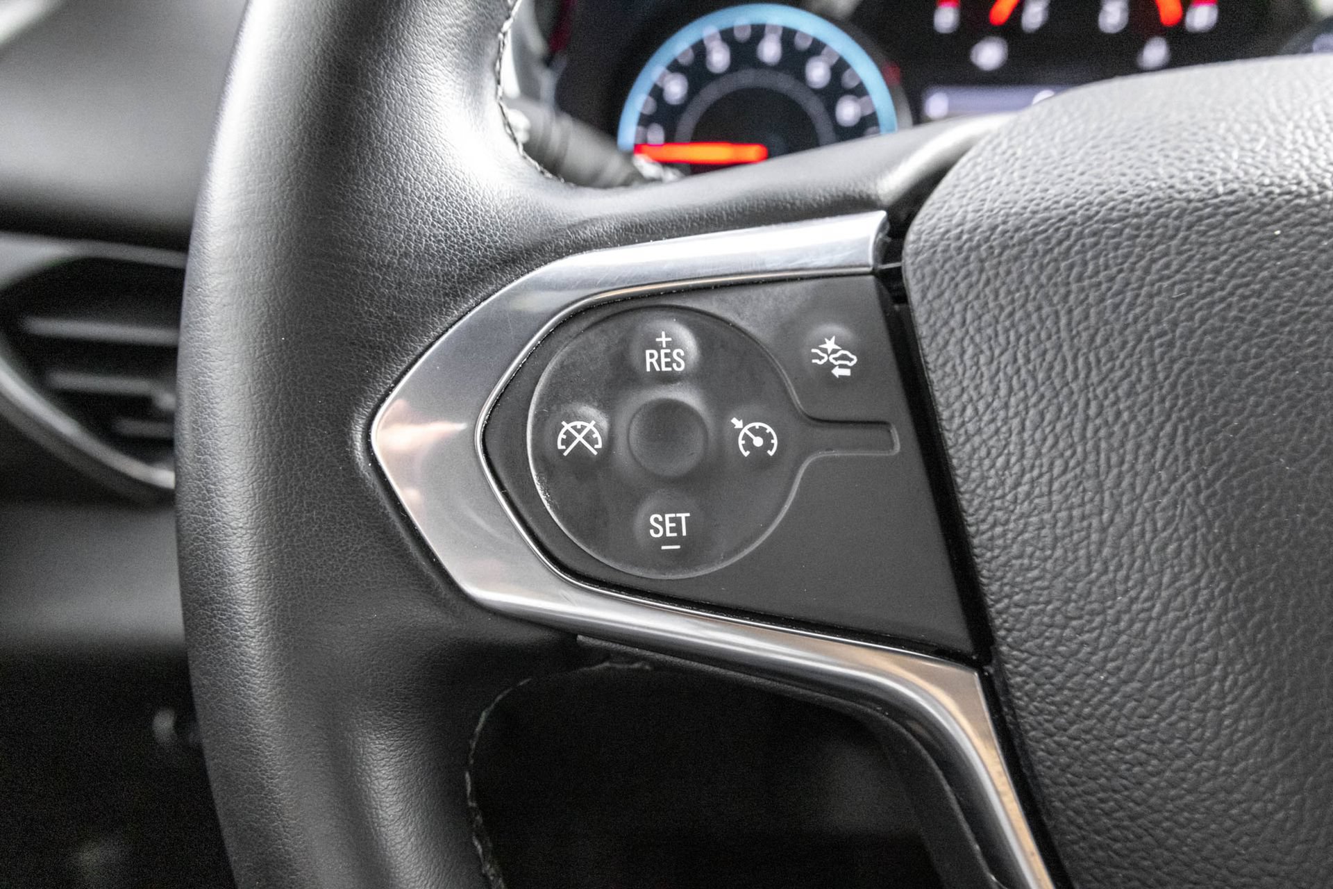 Used 2023 Chevrolet Traverse LT AWD/4WD image 25