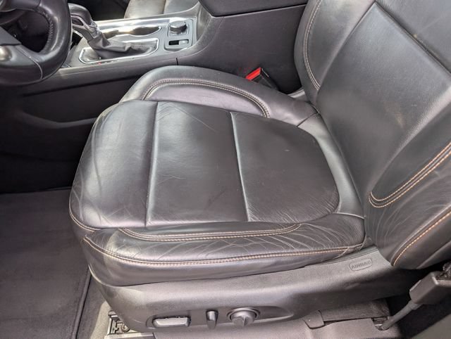 Used 2021 Chevrolet Traverse LT FWD image 21