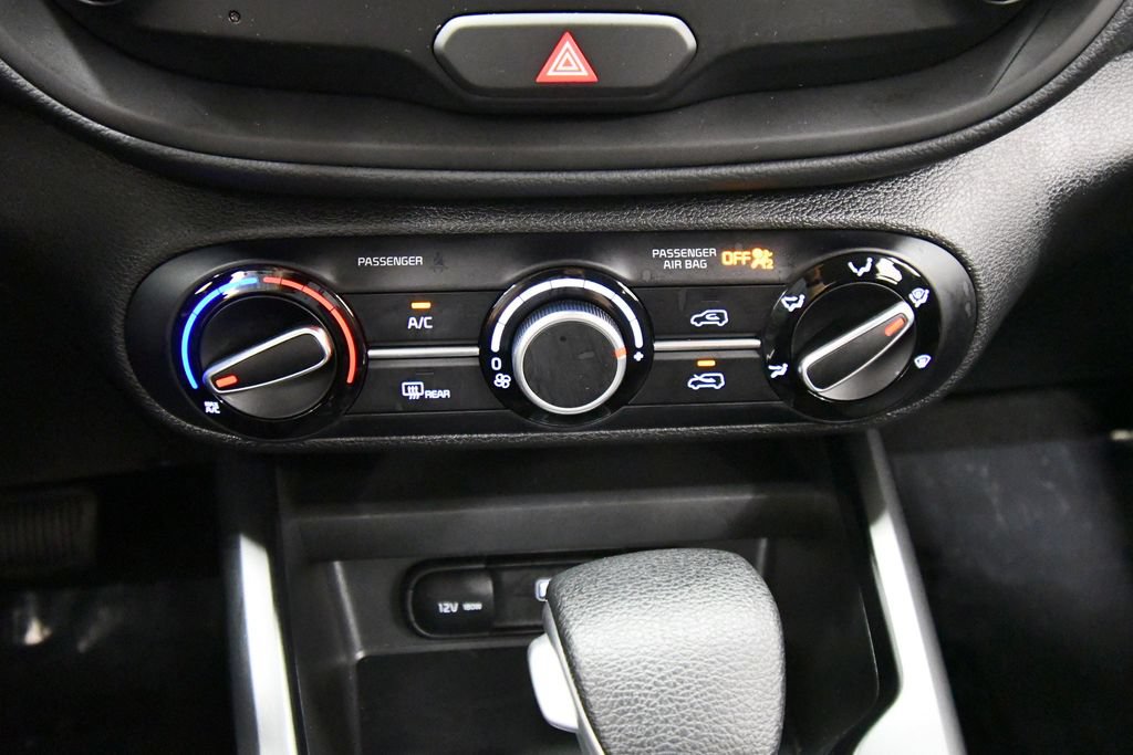 Certified 2025 Kia Soul LX w/ LX Technology Package FWD image 24