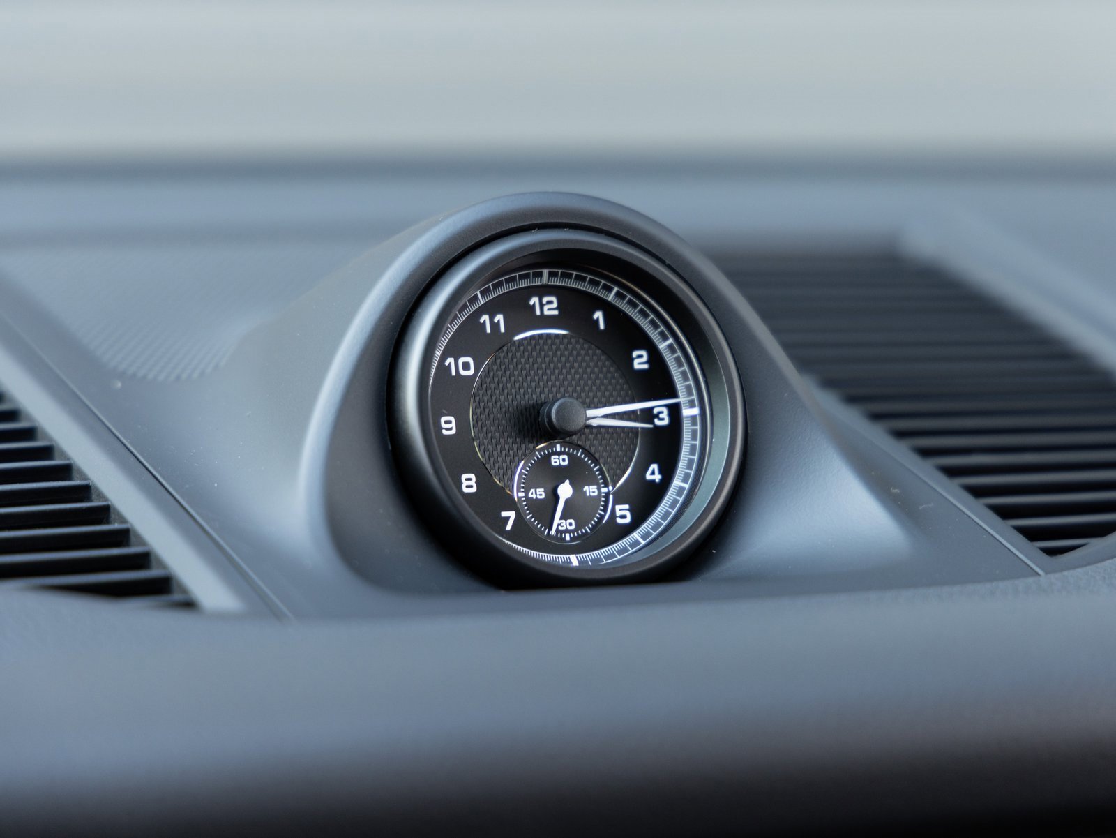 Certified 2026 Porsche Macan image 16