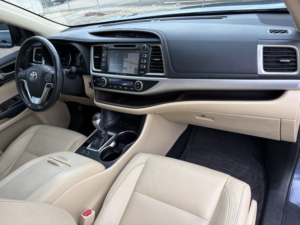 Used 2018 Toyota Highlander XLE FWD image 31