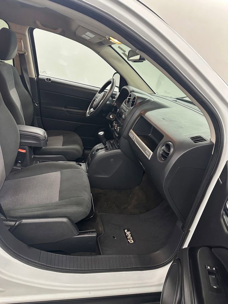 Used 2016 Jeep Compass Sport w/ Power Value Group image 31