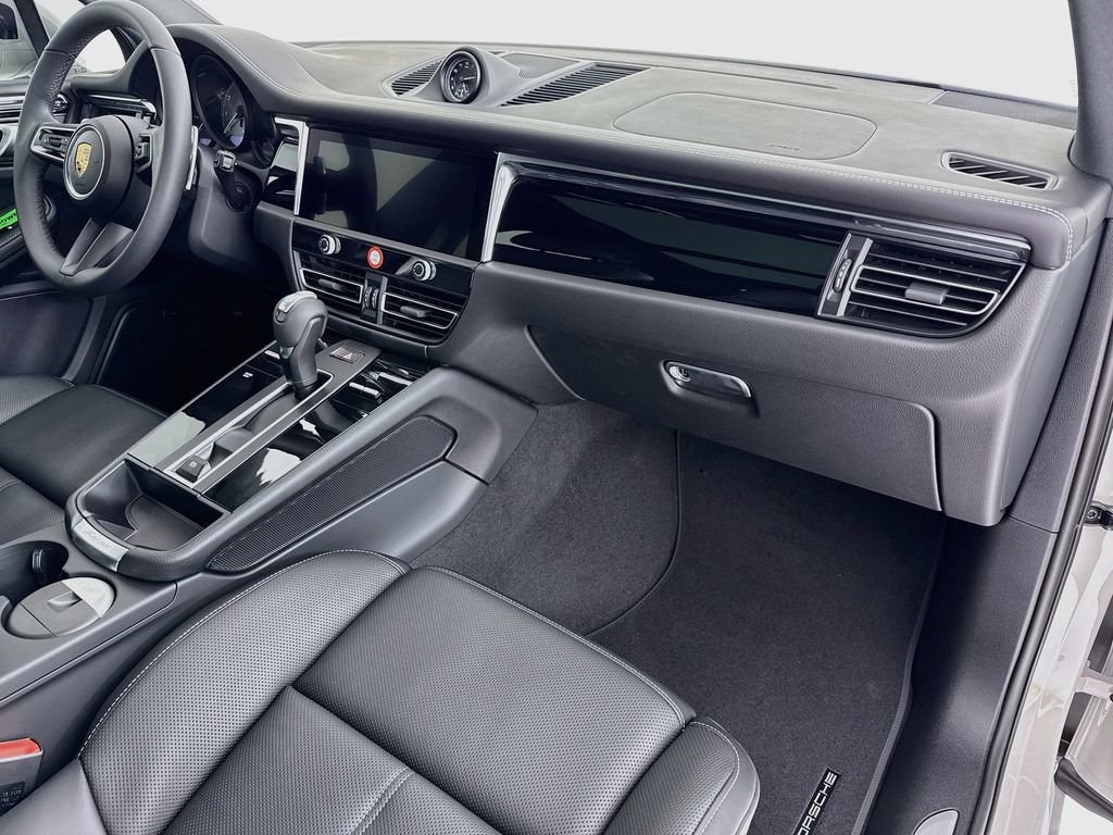 New 2026 Porsche Macan S AWD/4WD image 31