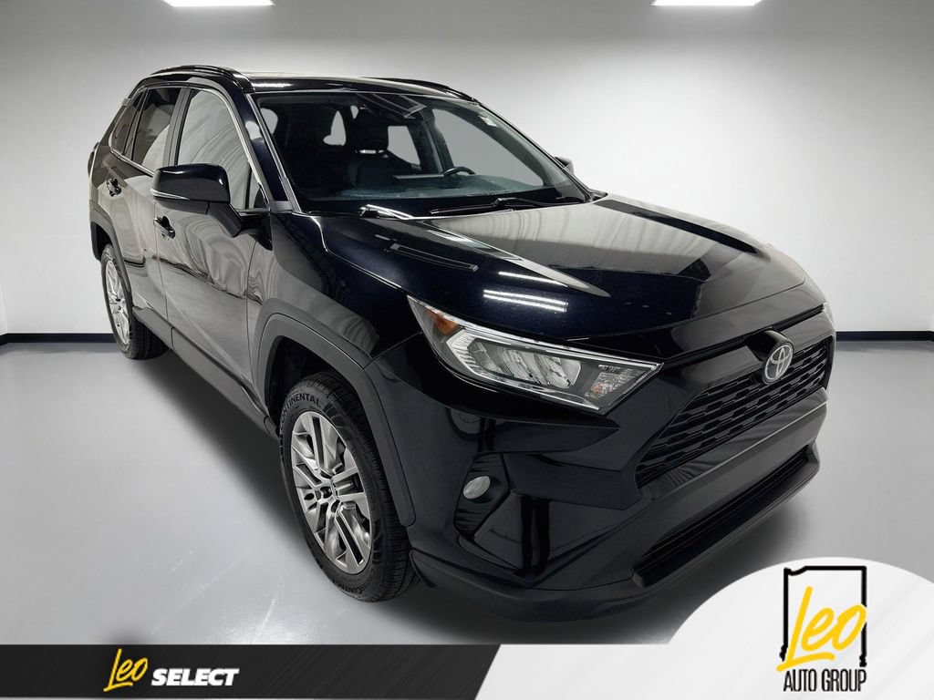 Used 2020 Toyota RAV4 XLE Premium AWD/4WD image 5
