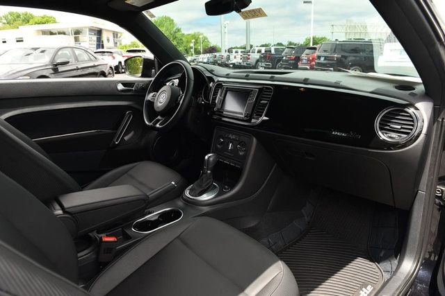 Used 2018 Volkswagen Beetle 2.0T S FWD image 8