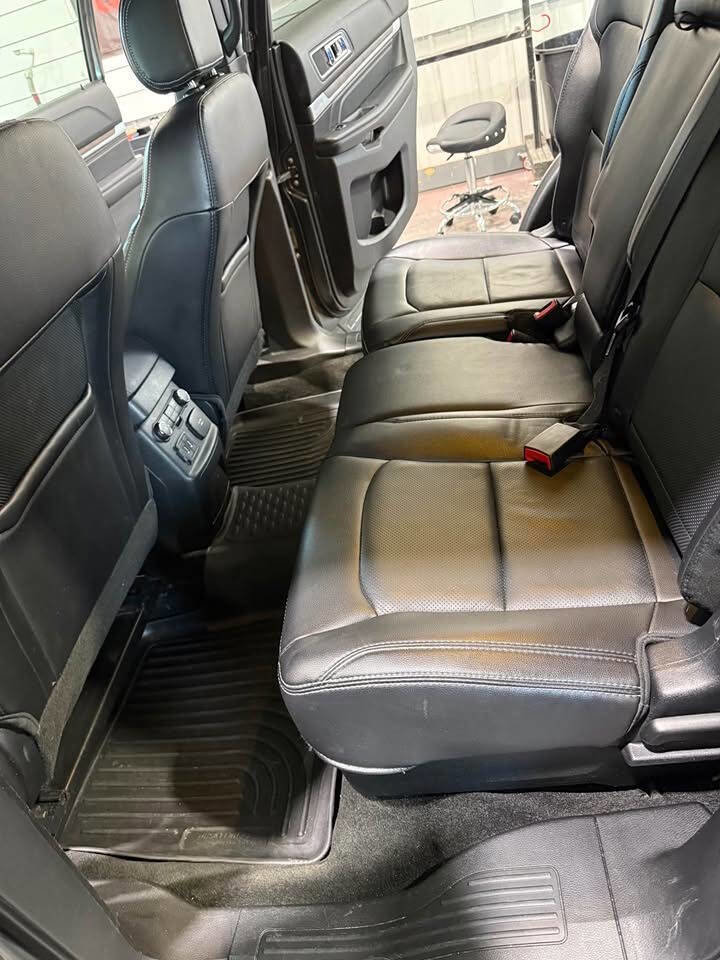 Used 2017 Ford Explorer Limited w/ Class II Trailer Tow Package image 8