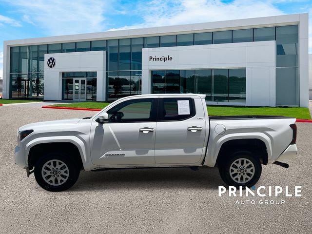 Used 2024 Toyota Tacoma SR5 AWD/4WD image 6