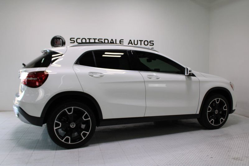Used 2019 Mercedes-Benz GLA 250 4MATIC w/ Premium Package image 9