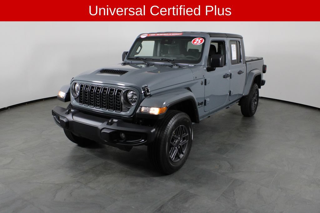 Used 2025 Jeep Gladiator Sport AWD/4WD image 2