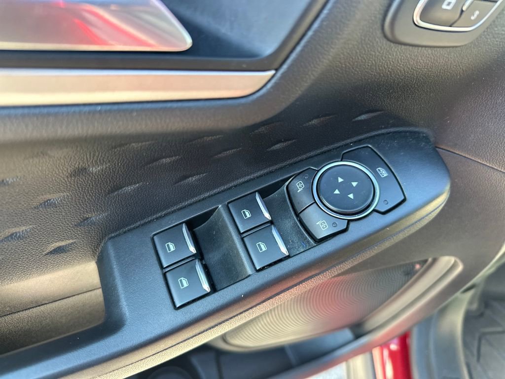 Used 2020 Ford Escape SEL image 13