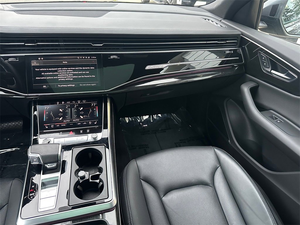 Used 2021 Audi Q8 Prestige w/ Prestige Package image 18