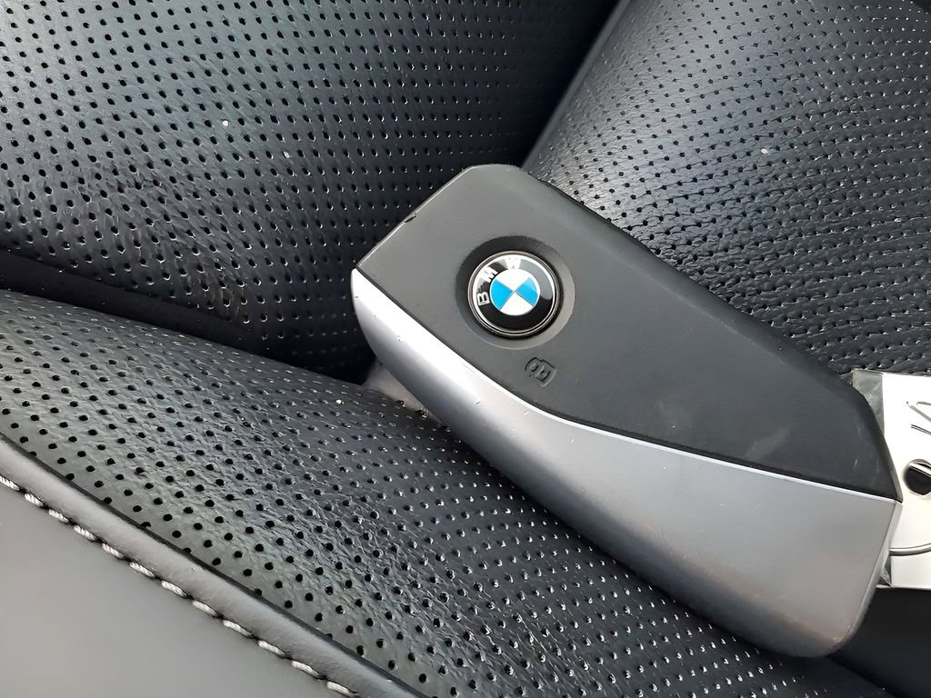 Used 2025 BMW X5 xDrive50e image 41