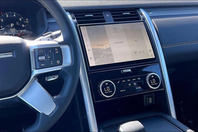 New 2026 Land Rover Discovery Dynamic SE image 6