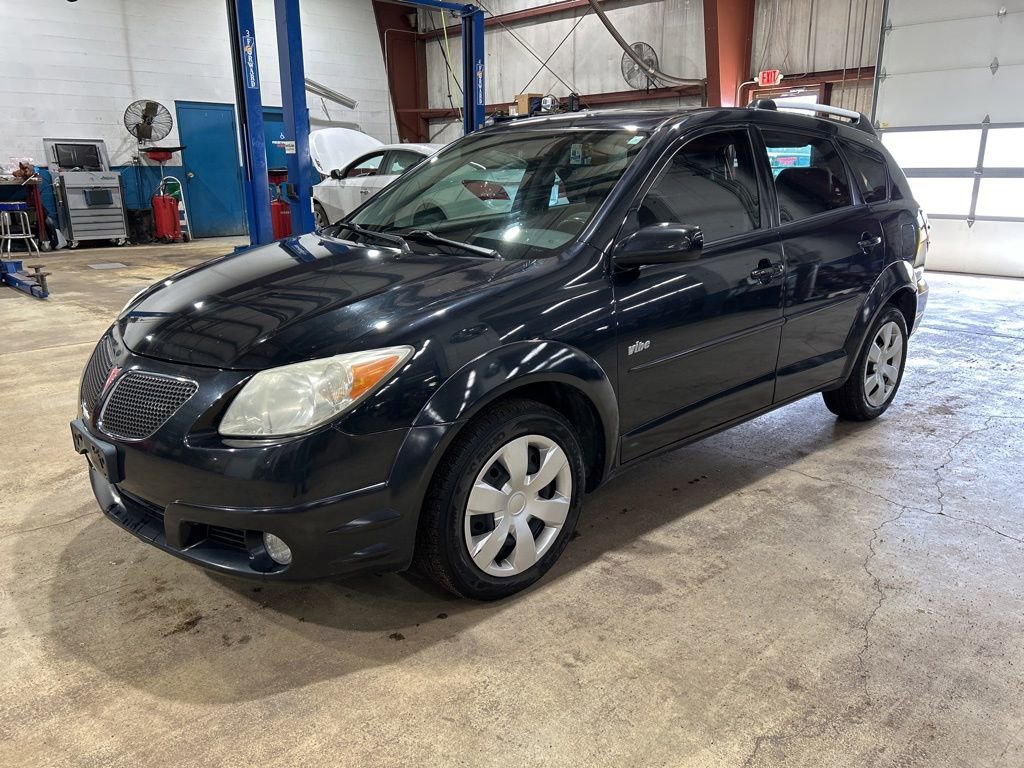 Used 2005 Pontiac Vibe AWD image 1