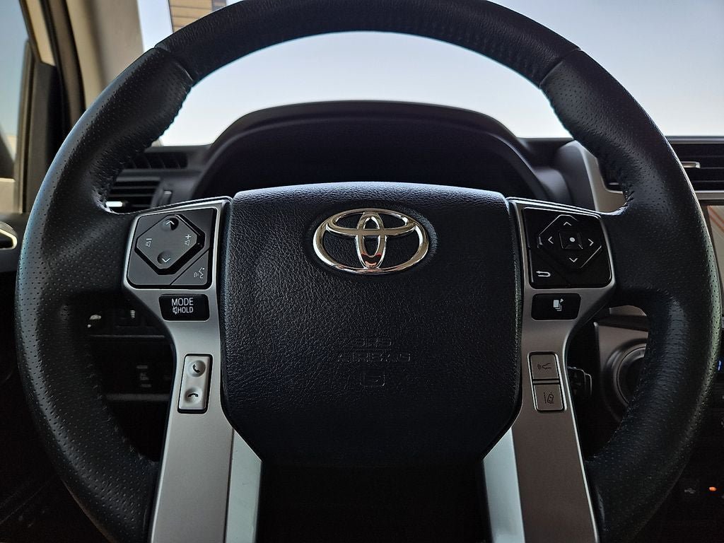 Used 2022 Toyota 4Runner Limited AWD/4WD image 30