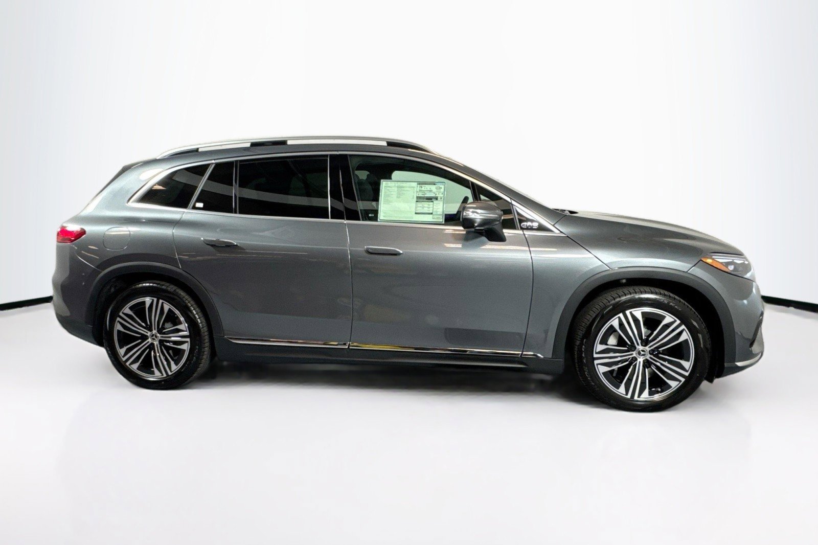 New 2026 Mercedes-Benz EQS 400 4MATIC SUV image 4