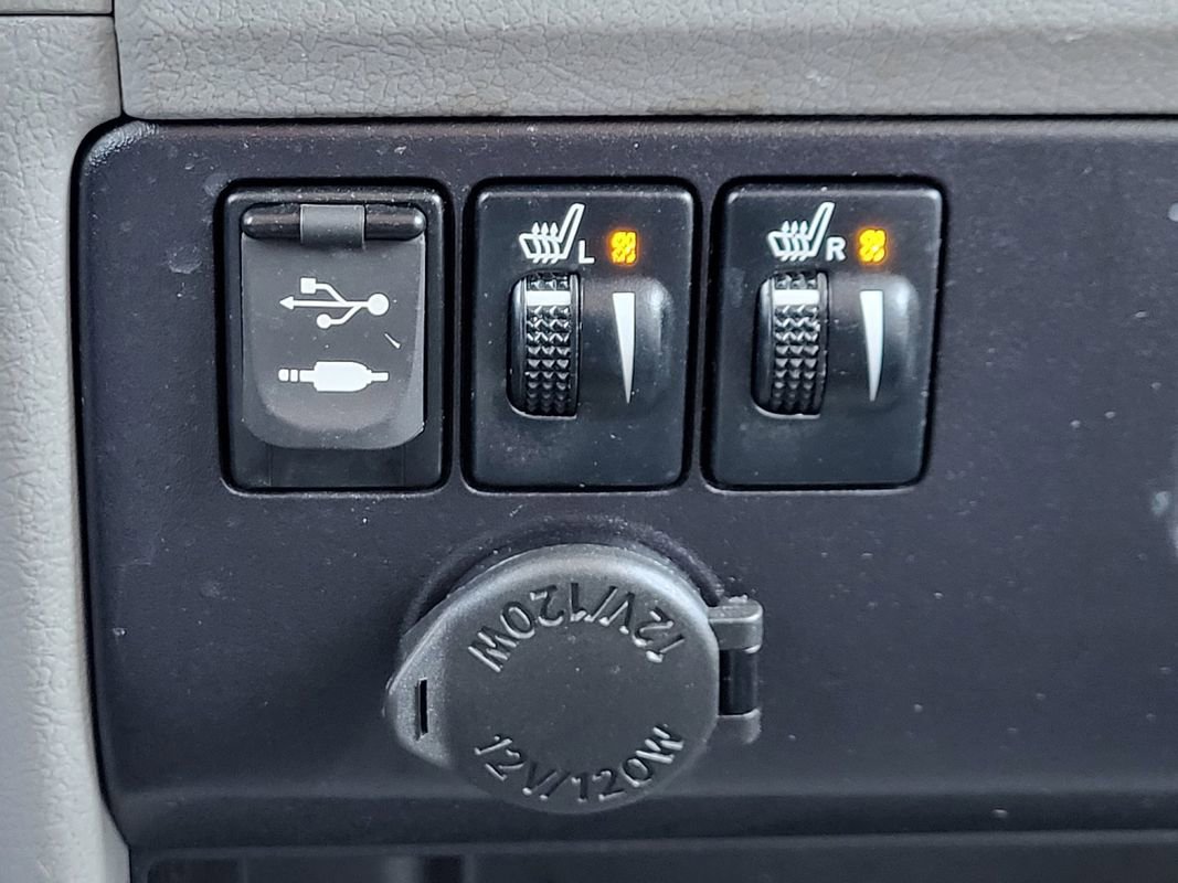 Used 2017 Toyota Sienna XLE w/ XLE Navigation Package AWD/4WD image 23
