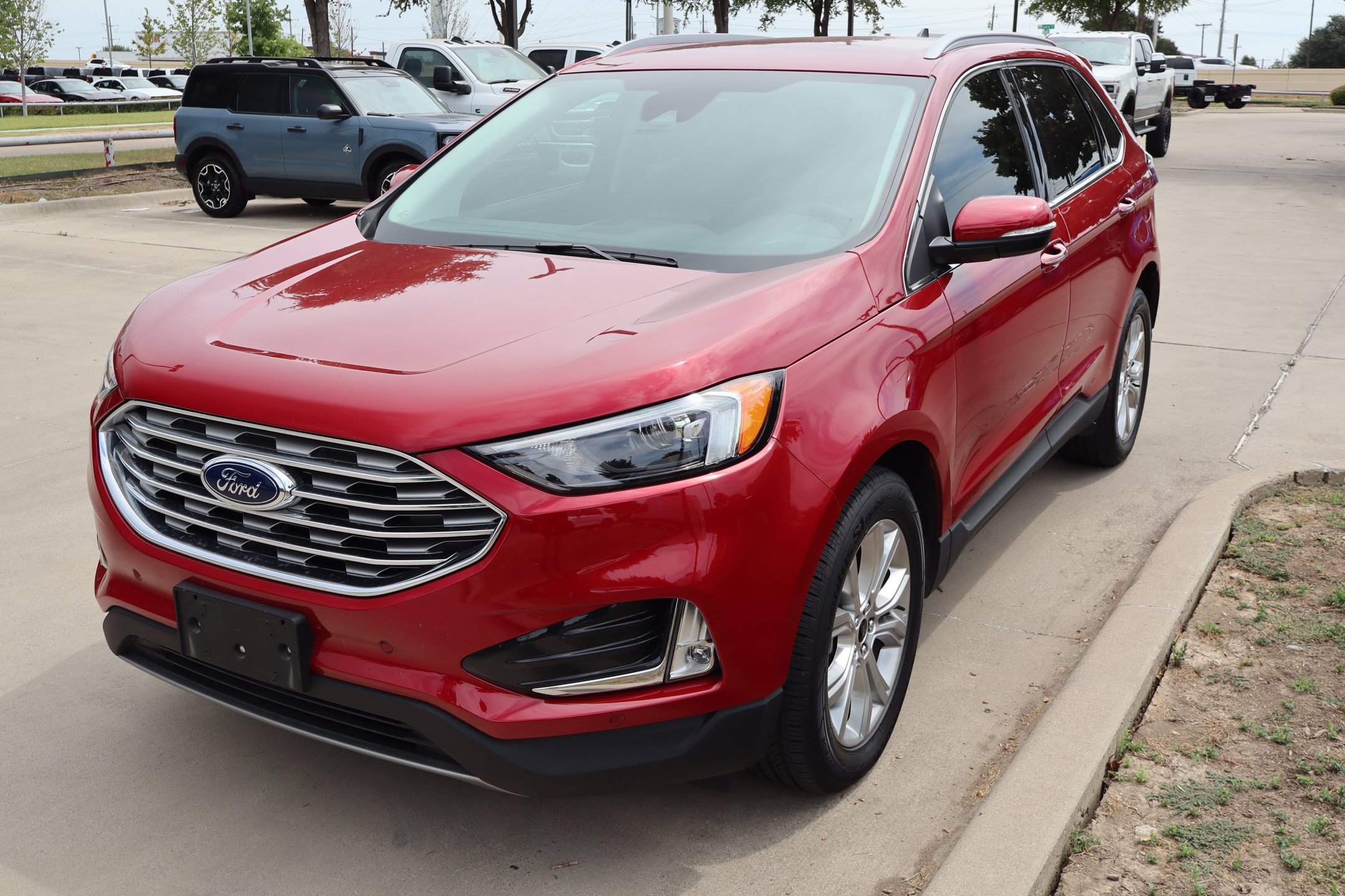 Used 2024 Ford Edge Titanium AWD/4WD image 9