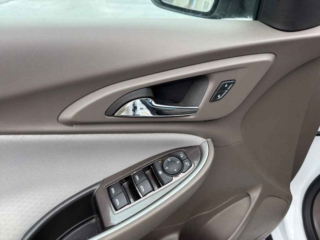 Used 2024 Chevrolet Malibu LT image 10