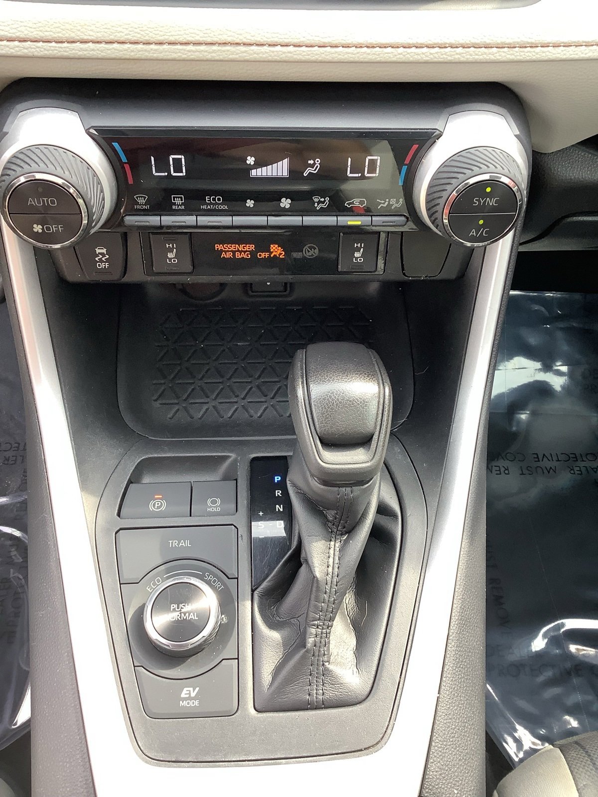 Used 2021 Toyota RAV4 XLE w/ Convenience Package image 16