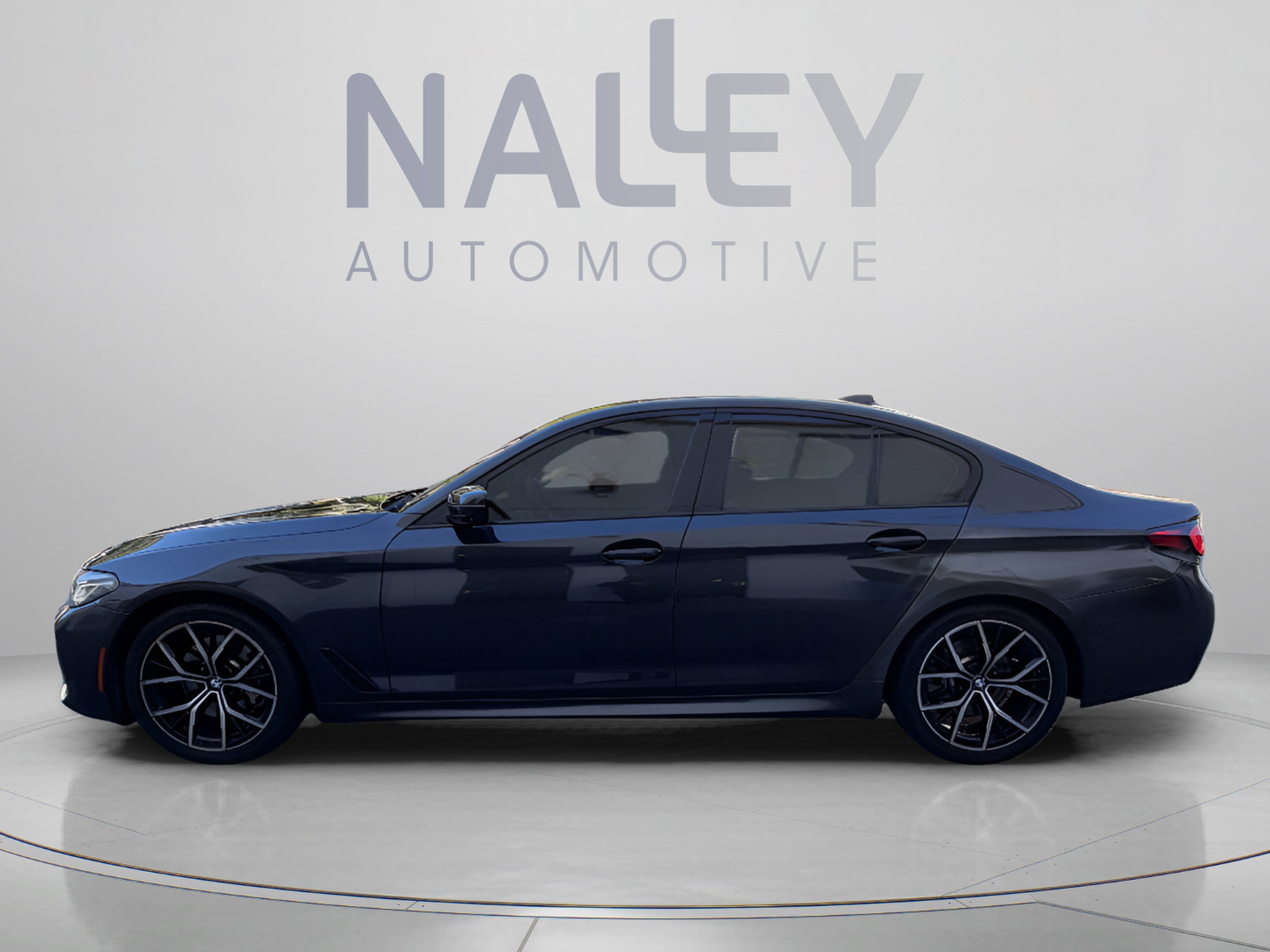 Used 2021 BMW 530i xDrive AWD/4WD image 2