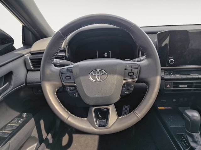 Used 2025 Toyota Camry SE w/ Convenience Package FWD image 12
