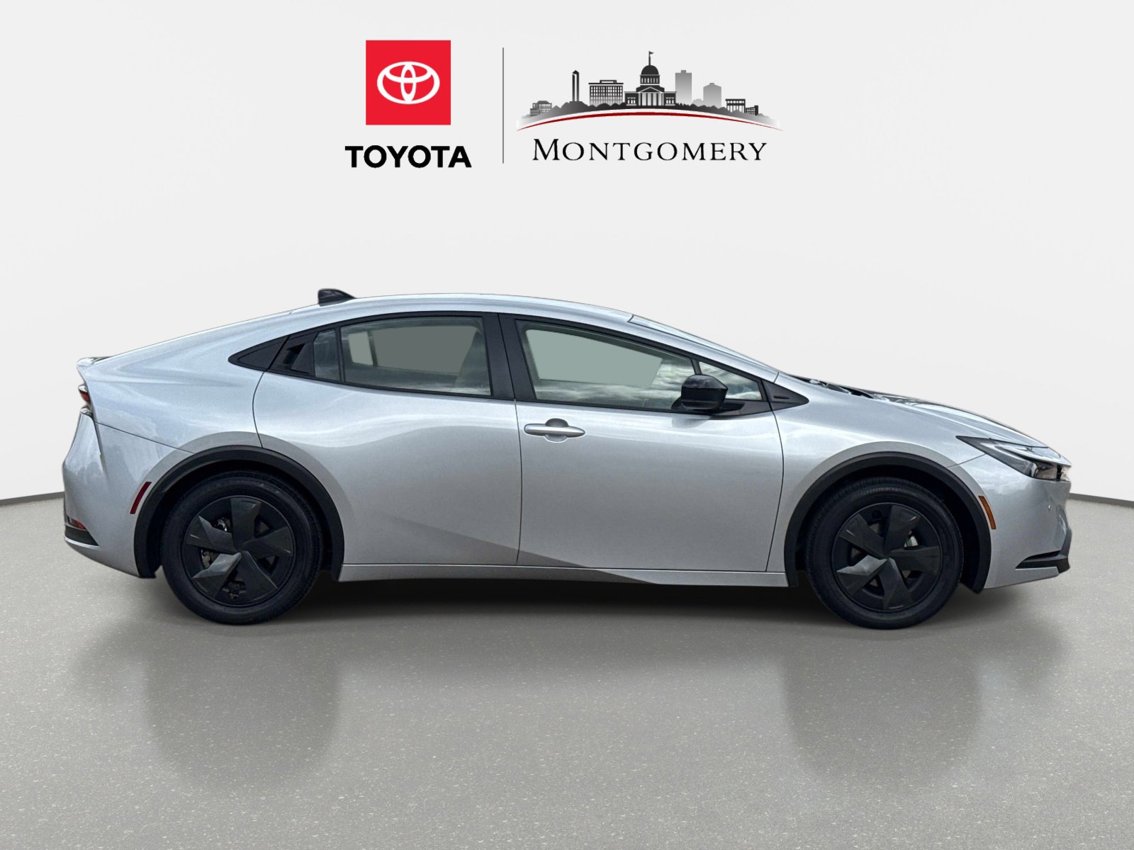 Used 2026 Toyota Prius LE FWD image 2