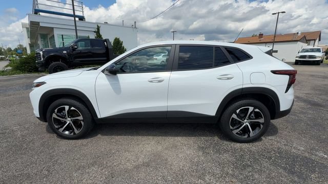 Certified 2025 Chevrolet Trax RS w/ Driver Confidence Package FWD image 5