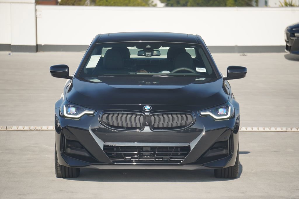 Used 2025 BMW 230i Coupe w/ M Sport Package RWD image 2