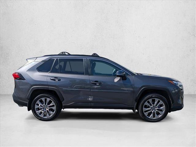 Used 2022 Toyota RAV4 XLE Premium FWD image 4
