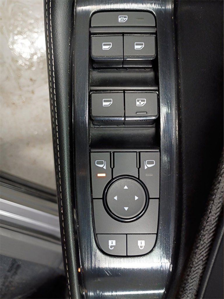 Used 2023 Nissan Rogue SV image 8