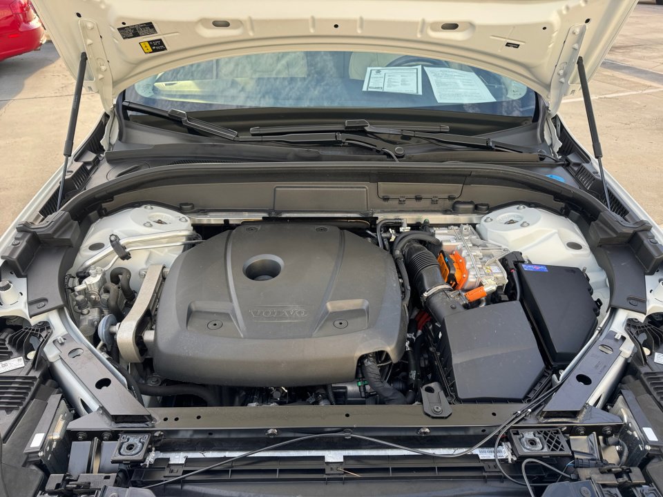 Used 2023 Volvo XC60 T8 Plus w/ Protection Package Premier image 20