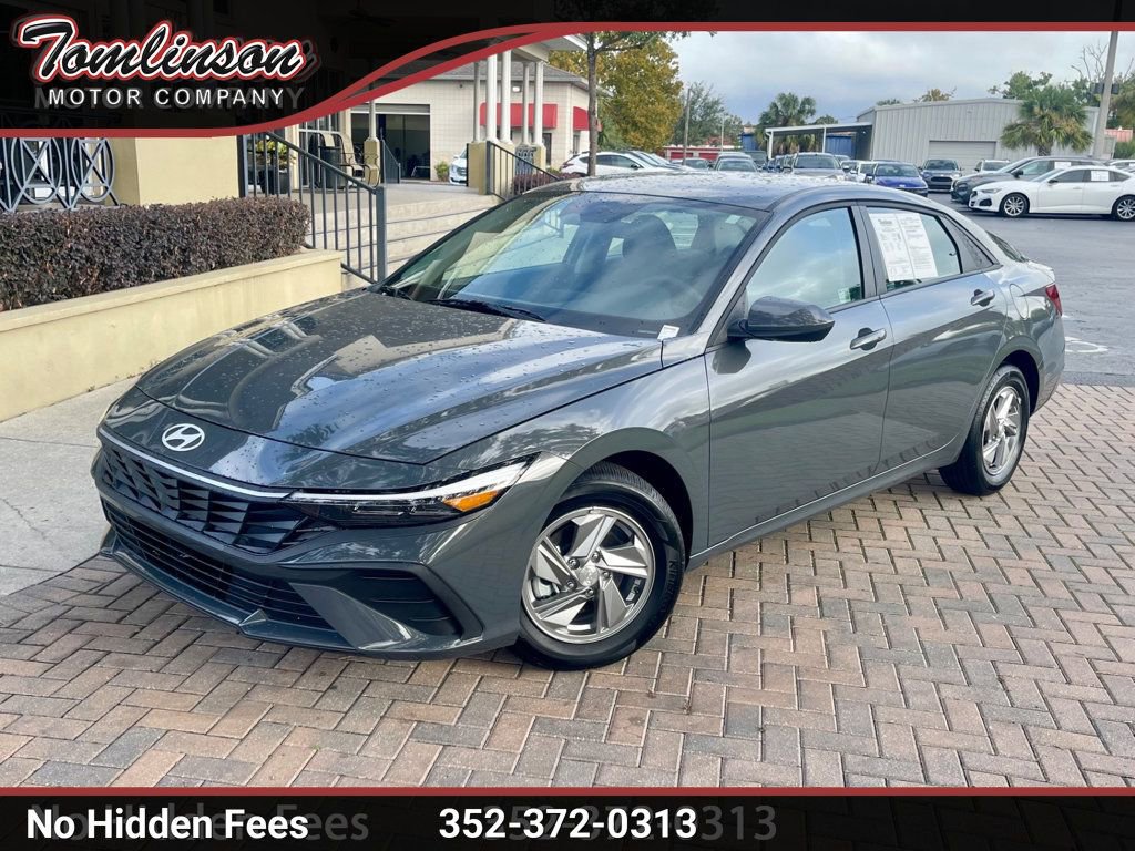 Used 2025 Hyundai Elantra SE