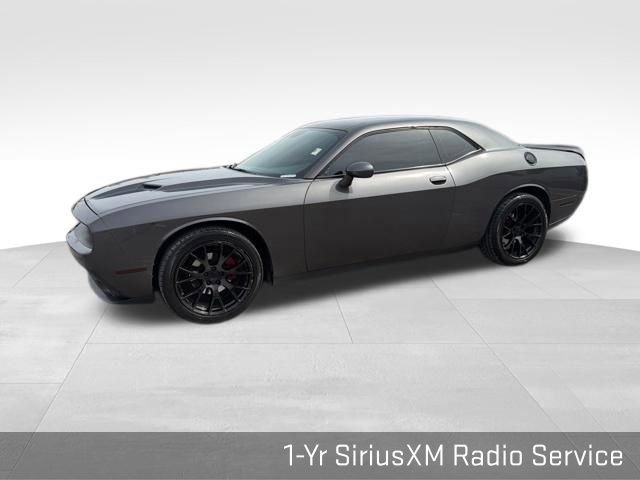 Used 2017 Dodge Challenger SXT image 9