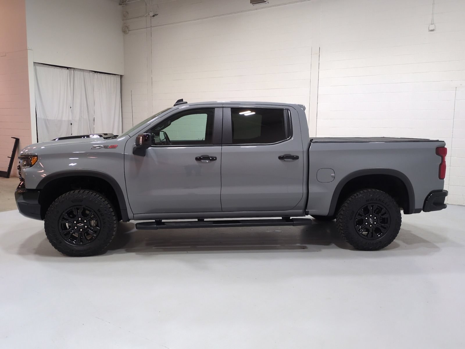 Used 2024 Chevrolet Silverado 1500 ZR2 w/ Technology Package AWD/4WD image 7
