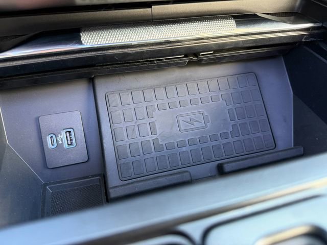 Used 2022 Ford F150 Lightning Platinum image 42