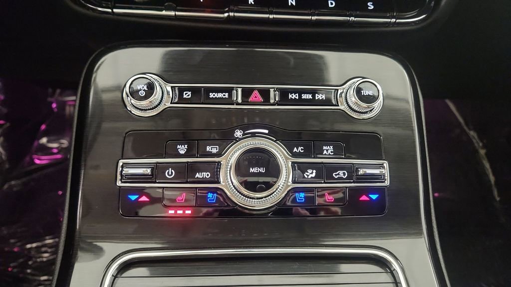 Used 2022 Lincoln Nautilus Reserve image 18