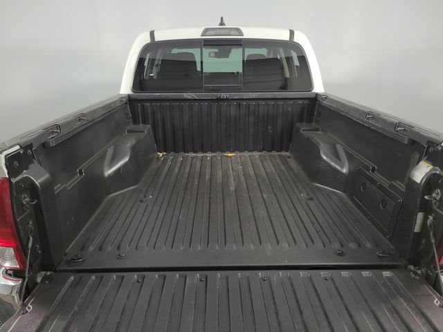 Used 2022 Toyota Tacoma SR5 AWD/4WD image 27
