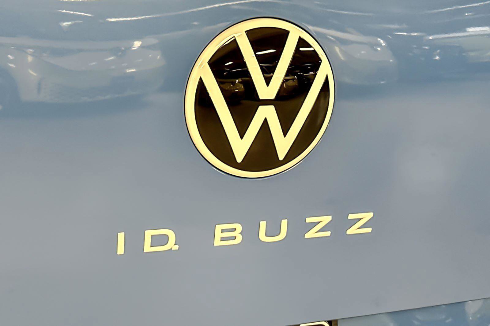New 2025 Volkswagen ID. Buzz 1st Edition image 27